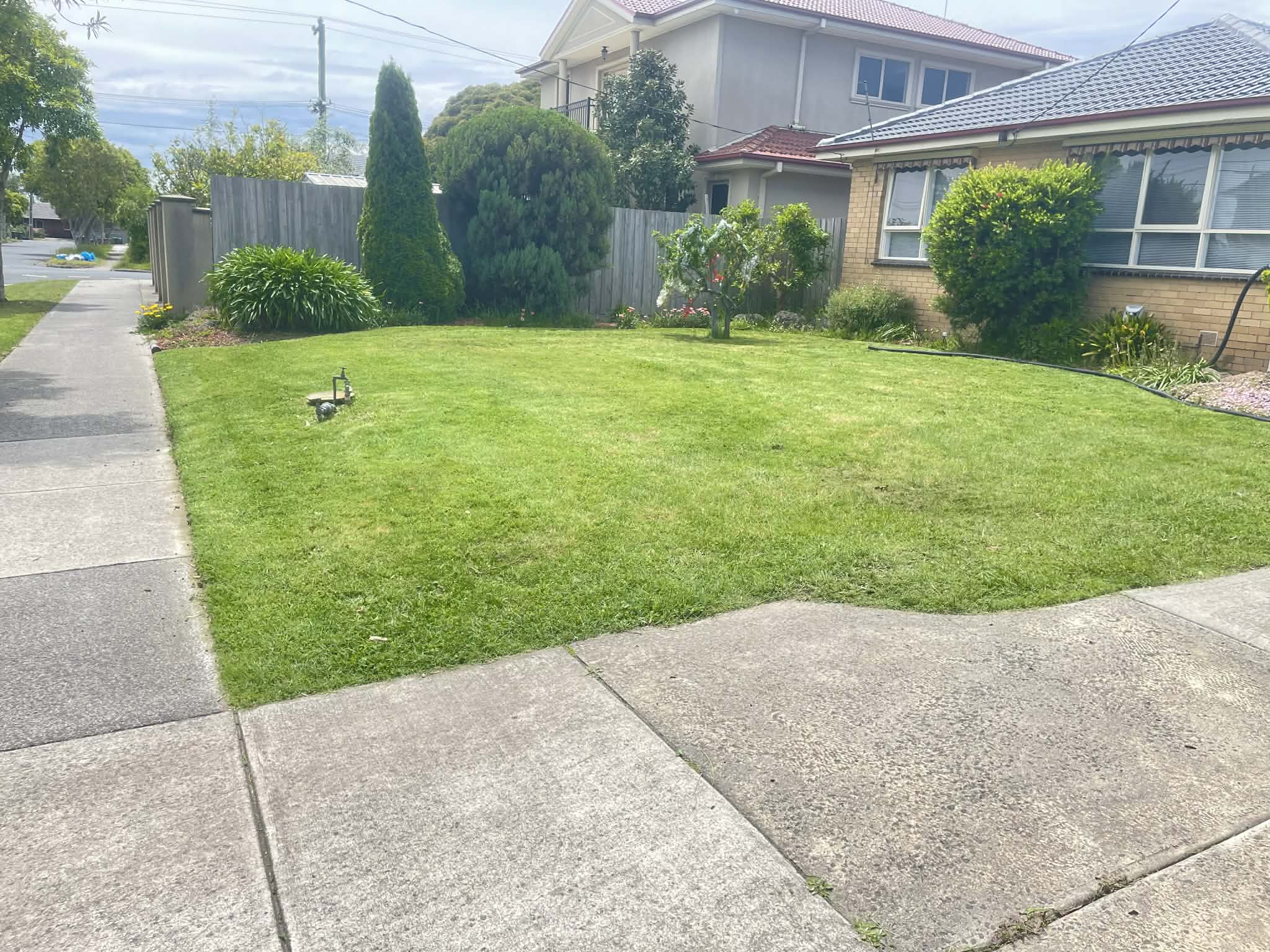 Complete lawn mowing and edging in Nunawading